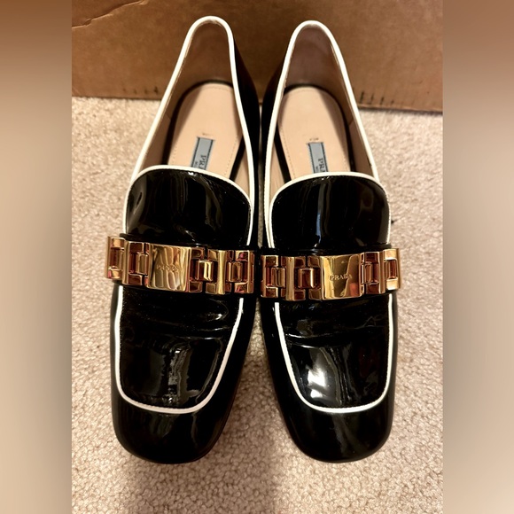 Authentic Prada loafers - Picture 1 of 2